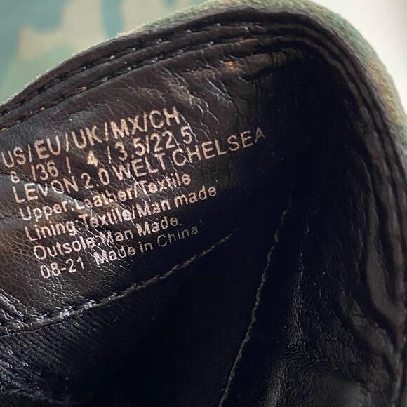 KENNETH COLE NEW YORK Levon 2.0 Olive Camo Welt Chelsea Boots - Picture 7 of 8